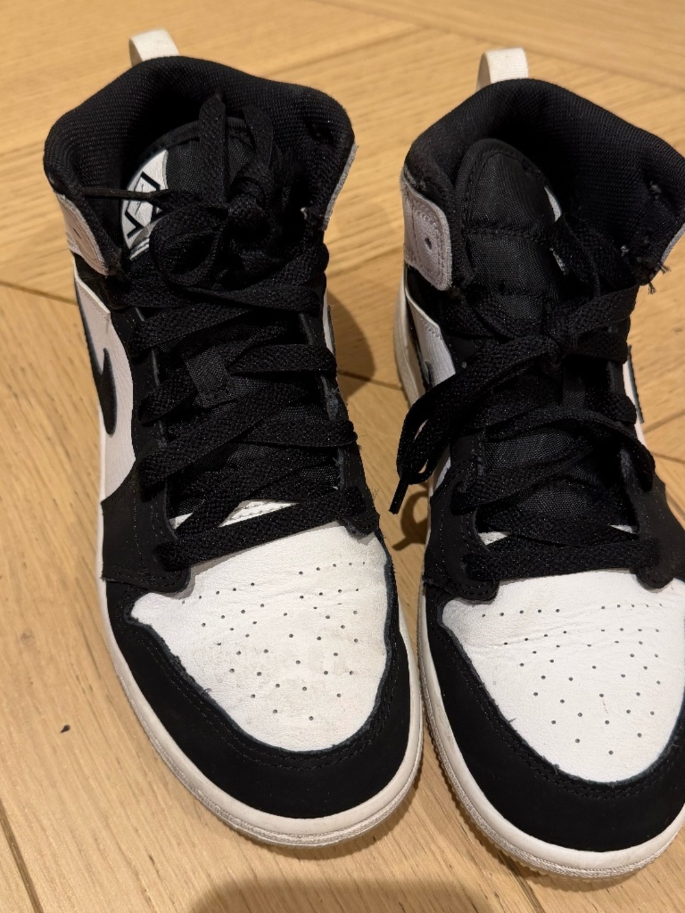 Air Jordan 1 Mid Kids 3Y Black White Sneakers Nike